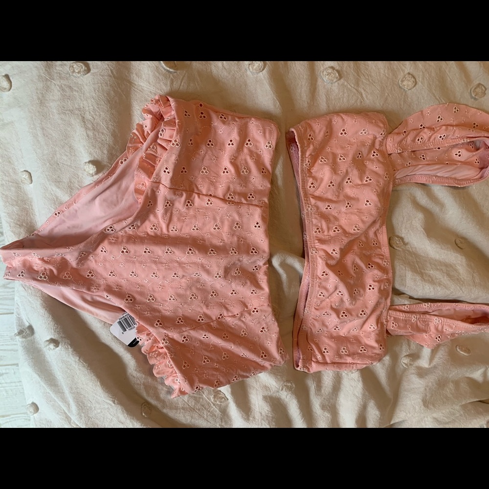 Dippin’ Daisies swim set